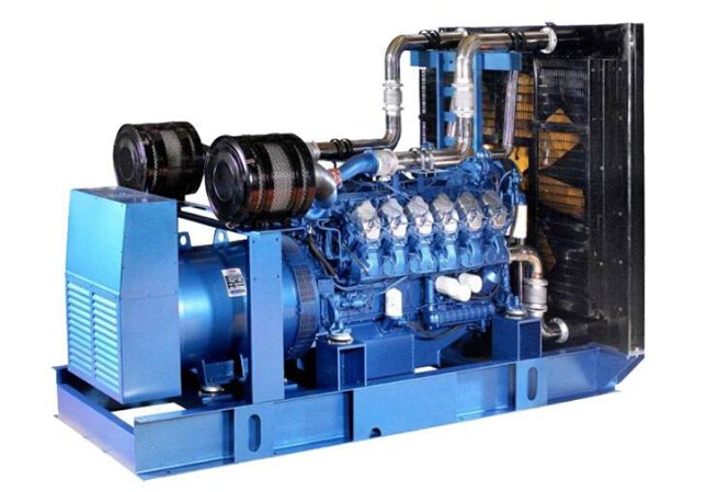 云南康明斯30kw小型柴油二手发电机组